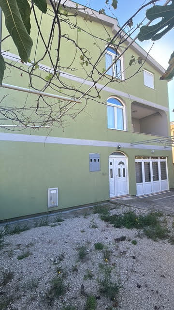 Apartmanska Kuća 360m² – 6 Apartmana + Stan – Sušanj