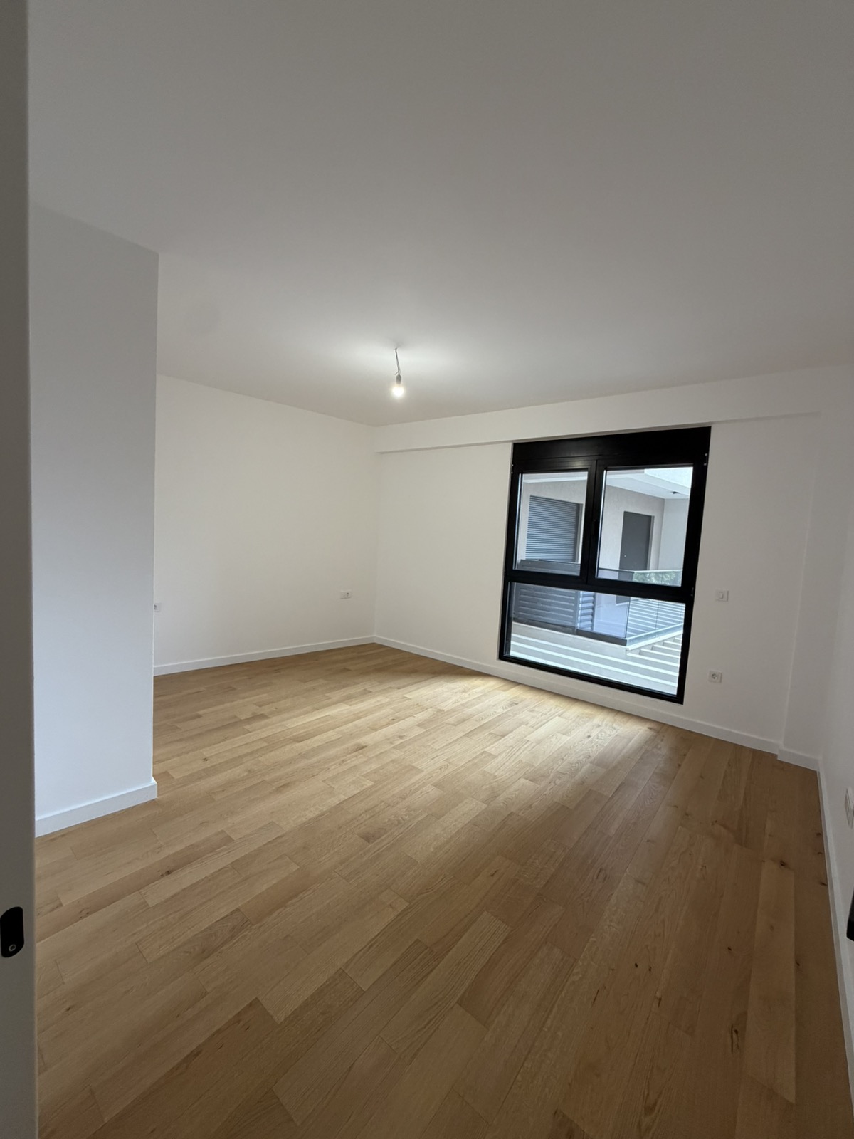 Read more about the article Jednosoban stan 54 m² – K Rezidens, kod pijace, pogled na more